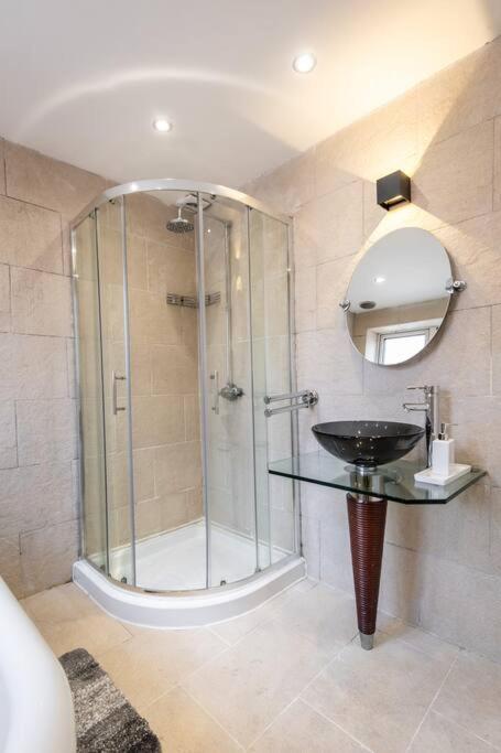 Windsor House 3 Bedrooms Sleeps 8 Manchester Exteriér fotografie