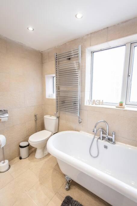 Windsor House 3 Bedrooms Sleeps 8 Manchester Exteriér fotografie