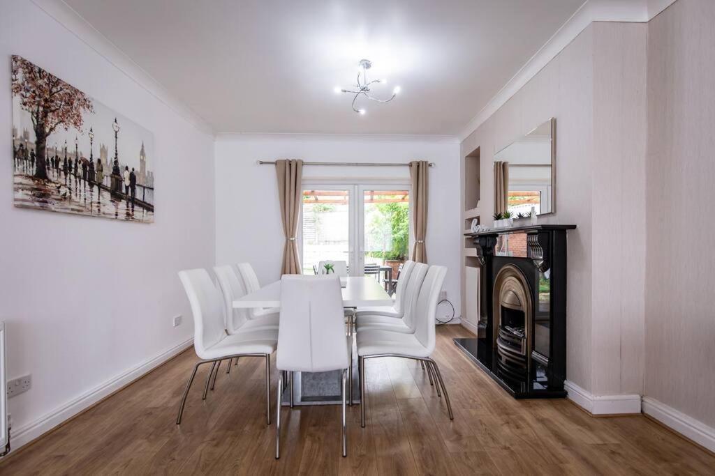 Windsor House 3 Bedrooms Sleeps 8 Manchester Exteriér fotografie