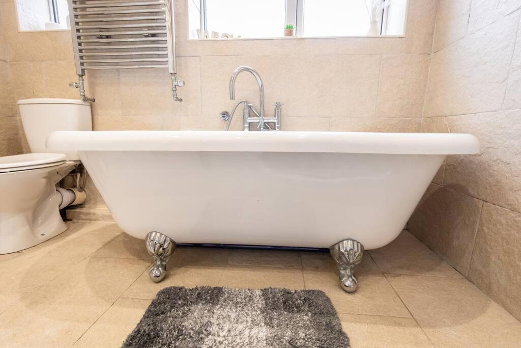 Windsor House 3 Bedrooms Sleeps 8 Manchester Exteriér fotografie