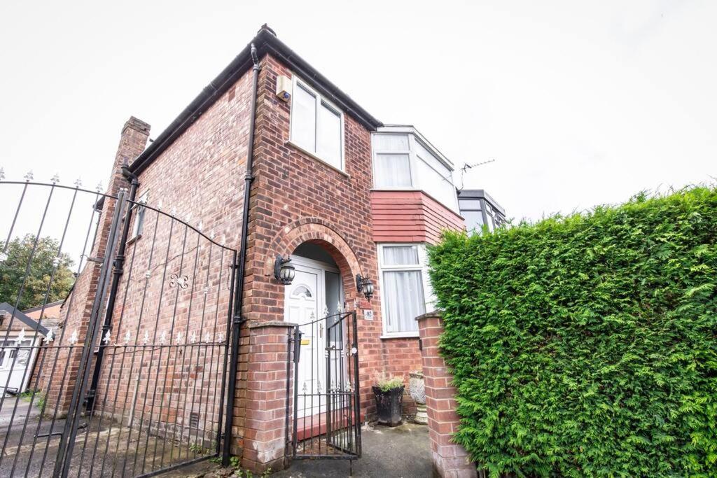 Windsor House 3 Bedrooms Sleeps 8 Manchester Exteriér fotografie